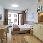 Cabacum Pleasure Beachfront - 50m To And Pool 3* Варна